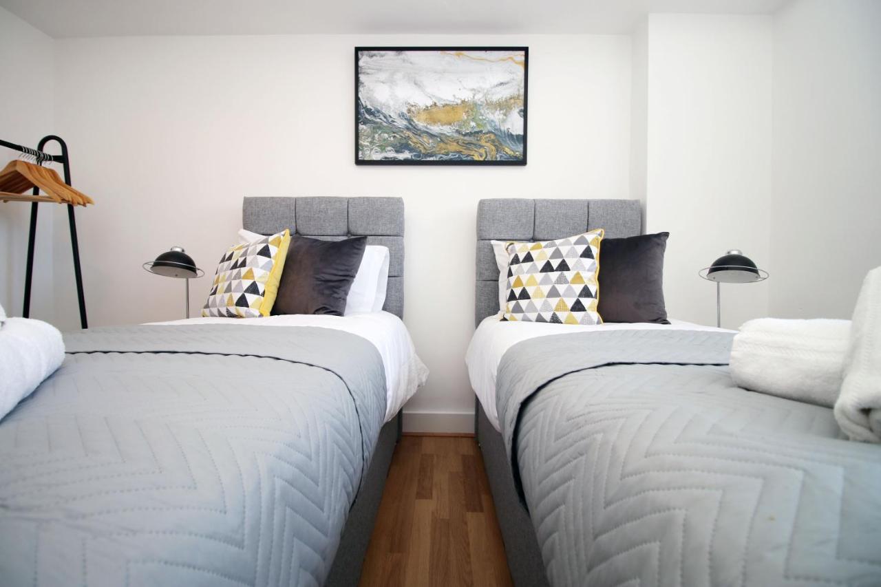St Thomas Loft Views By Ssw - 2Br, Parking, Sleeps 4, Easy Access To City Centre, Marina, Beach And M4 Swansea Exteriér fotografie