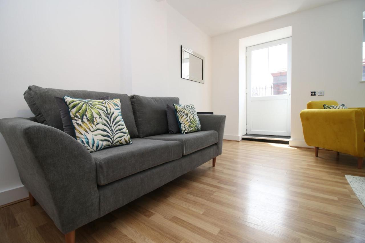 St Thomas Loft Views By Ssw - 2Br, Parking, Sleeps 4, Easy Access To City Centre, Marina, Beach And M4 Swansea Exteriér fotografie