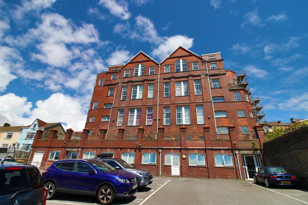 St Thomas Loft Views By Ssw - 2Br, Parking, Sleeps 4, Easy Access To City Centre, Marina, Beach And M4 Swansea Exteriér fotografie
