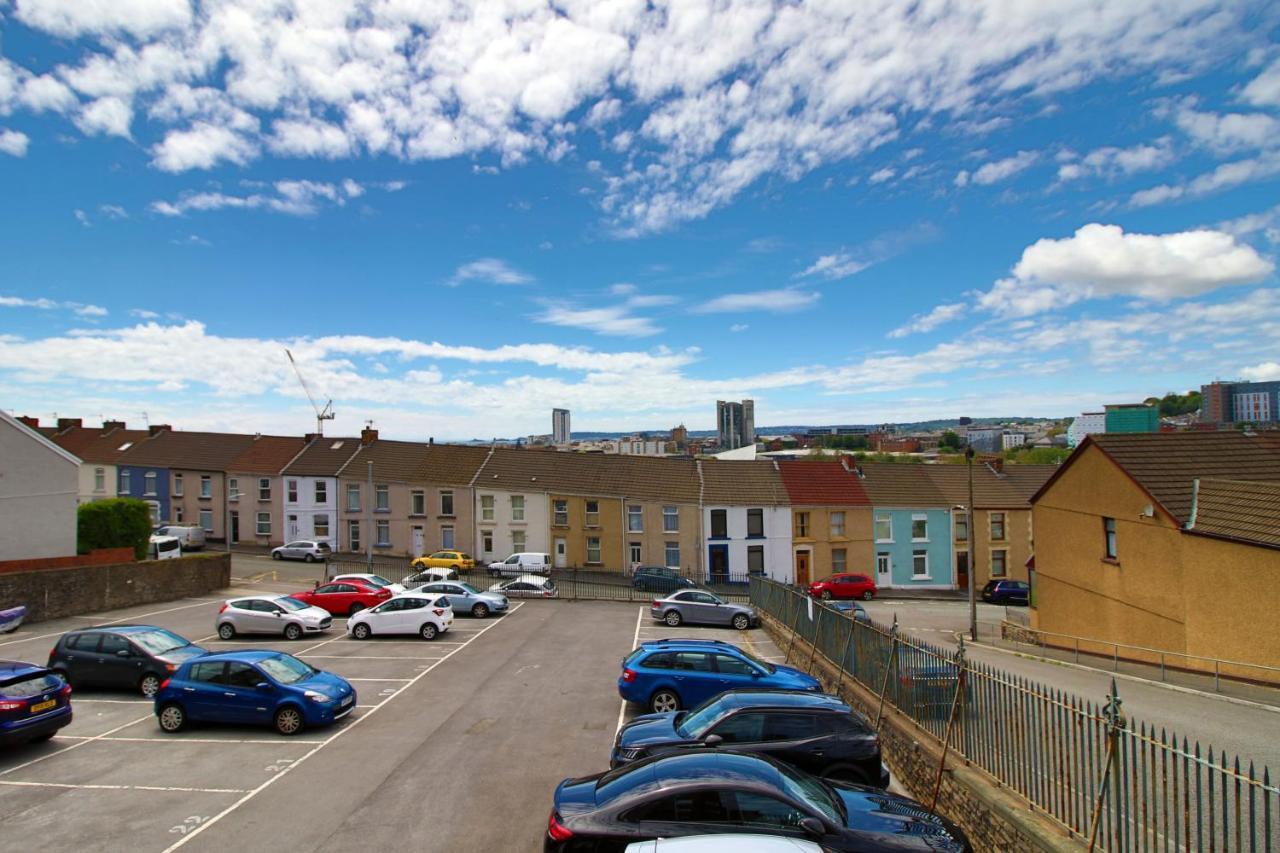 St Thomas Loft Views By Ssw - 2Br, Parking, Sleeps 4, Easy Access To City Centre, Marina, Beach And M4 Swansea Exteriér fotografie