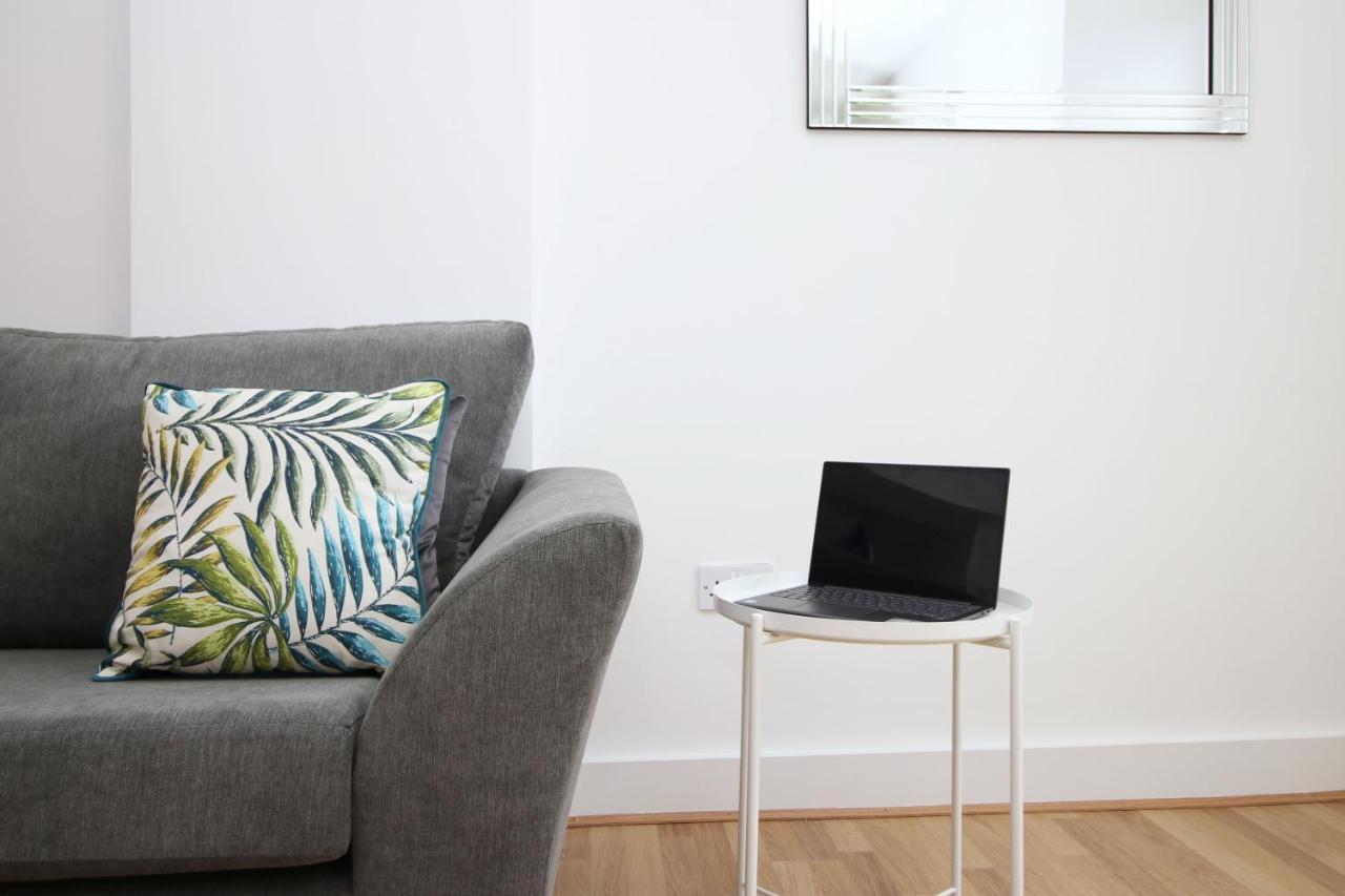 St Thomas Loft Views By Ssw - 2Br, Parking, Sleeps 4, Easy Access To City Centre, Marina, Beach And M4 Swansea Exteriér fotografie